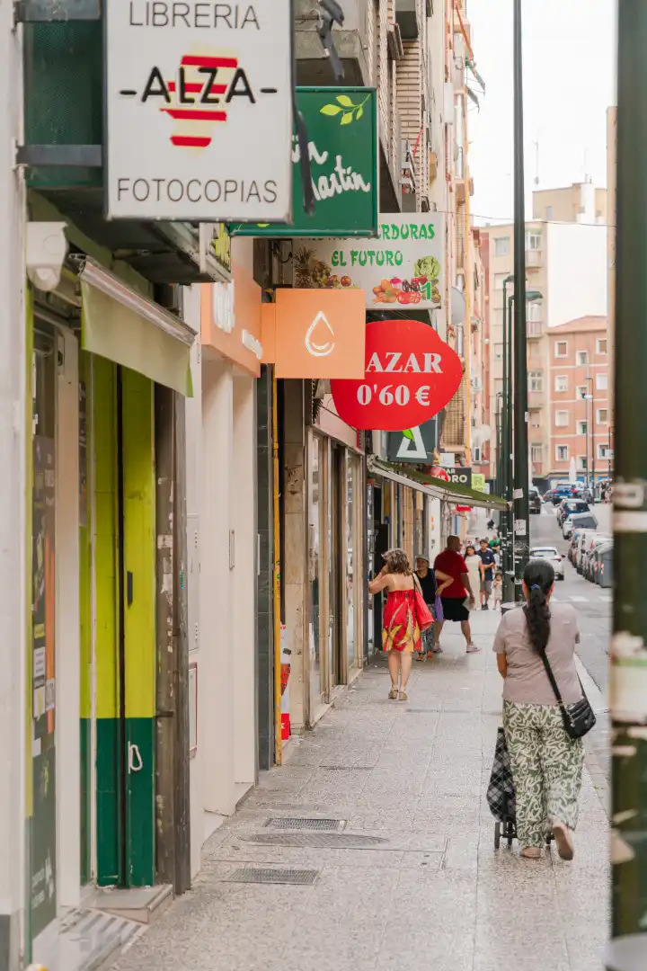 Vista exterior de Piso en venta en Zaragoza con Calefacción, Balcón y Alarma