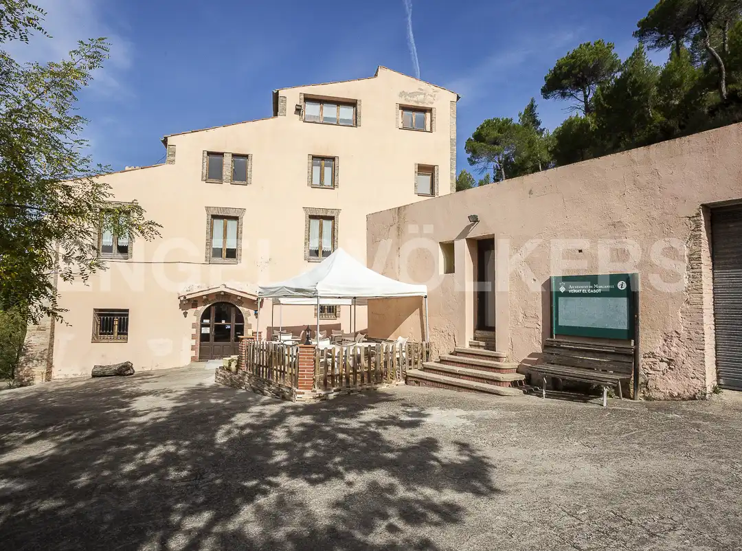 Vista exterior de Casa o xalet en venda en Marganell amb Aire condicionat, Calefacció i Jardí privat
