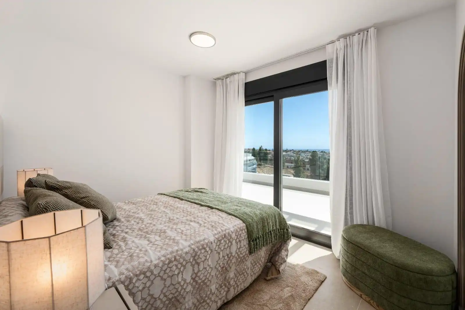 Dormitori de Apartament en venda en Mijas amb Jardí privat, Terrassa i Traster