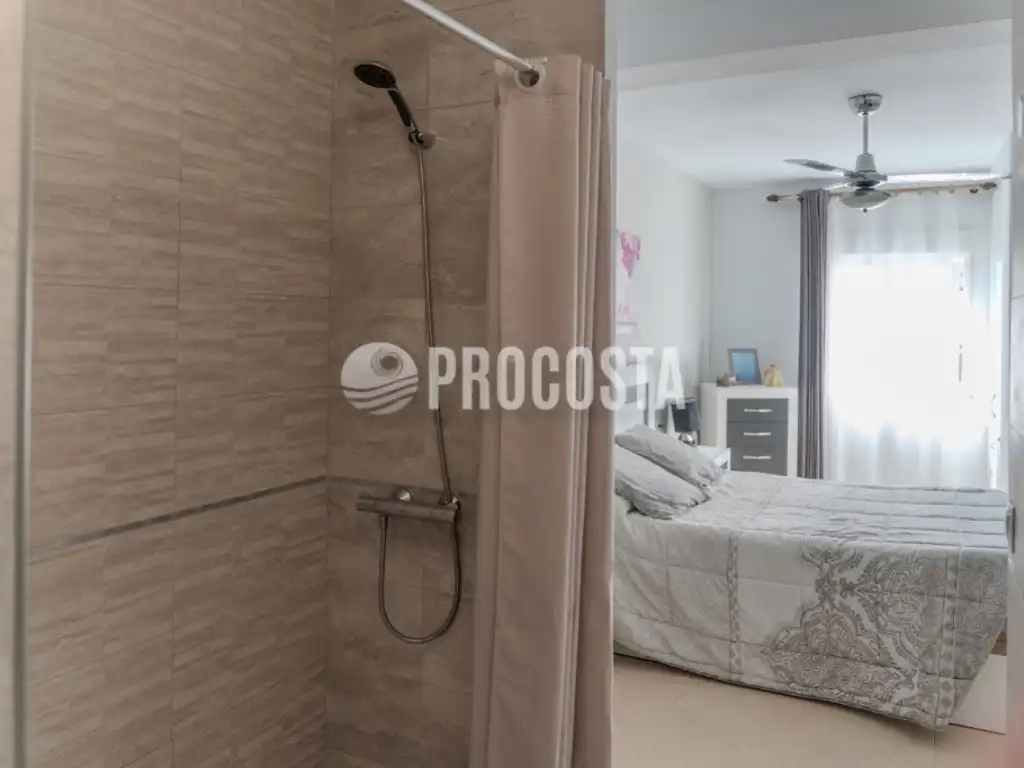 Habitación de Piso en venta en Almuñécar con Terraza y Internet