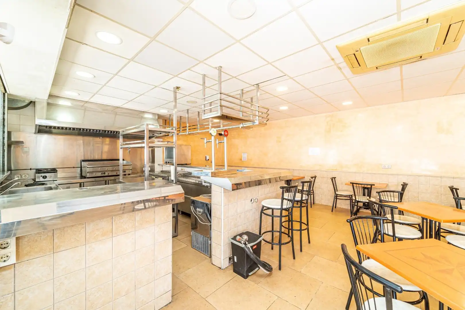 Business premises for sale in Port d'Alcúdia - Platja d'Alcúdia, imagen 16