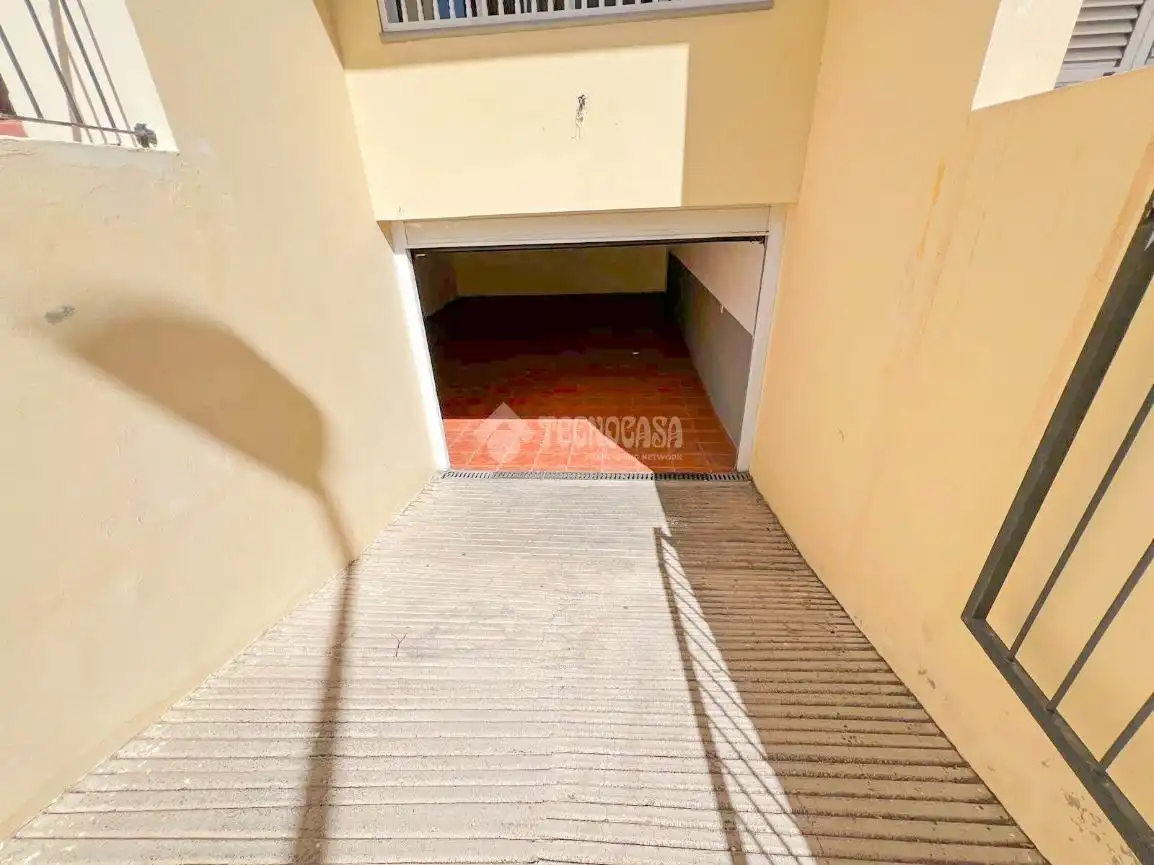 Casa aparellada en venda a Cruce de Arinaga, imagen 9