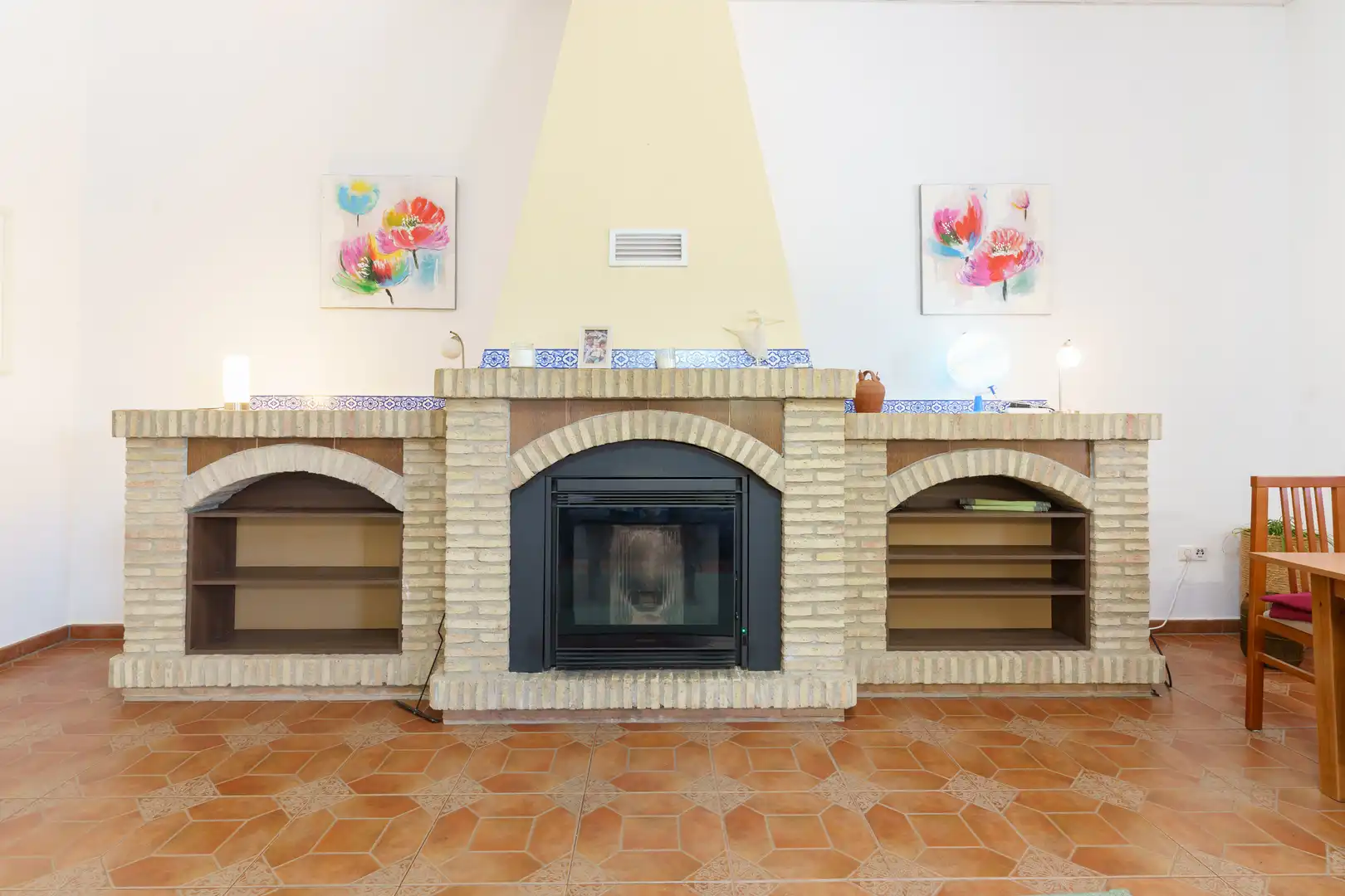 Sala de estar de Finca rústica en venta en La Palma del Condado con Jardín privado, Terraza y Piscina