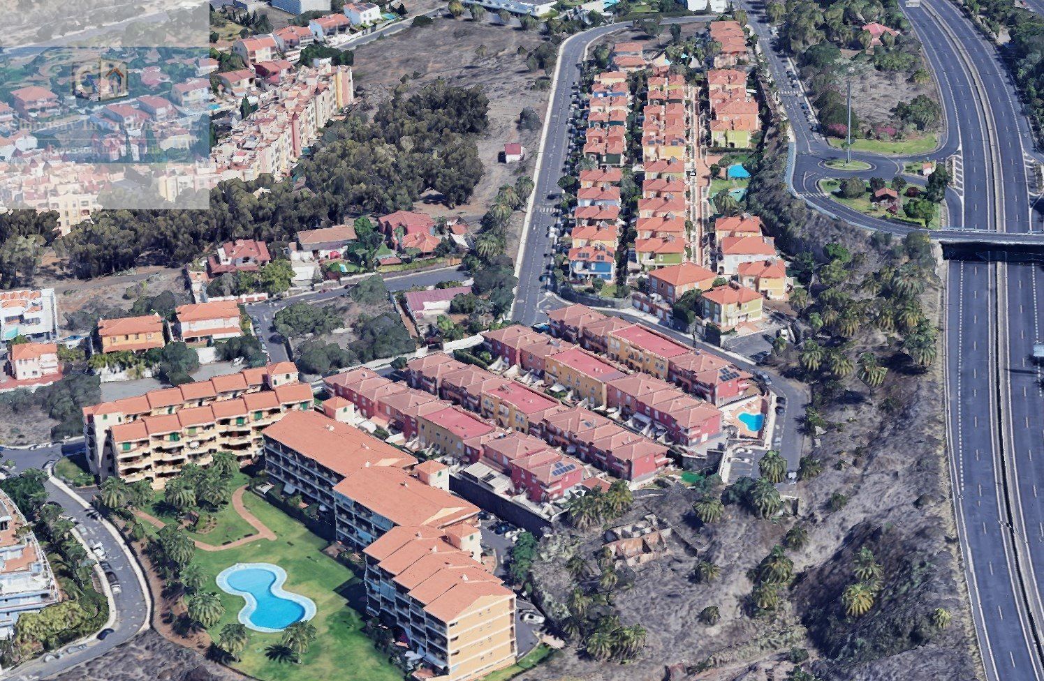 Vista exterior de Casa adosada en venda en Santa Úrsula amb Terrassa, Traster i Piscina