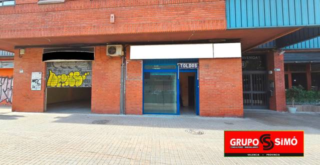 Local comercial en Alquiler en Avinguda del Cid en La Llum