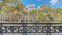 Exterior view of Flat for sale in  Barcelona Capital  with Balcony