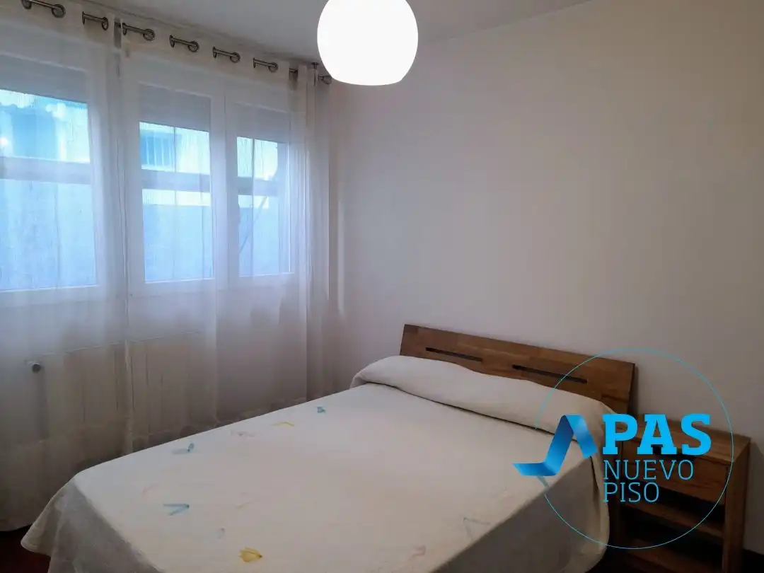 Bedroom of Flat for rent in Santander  with Heating and Furnished