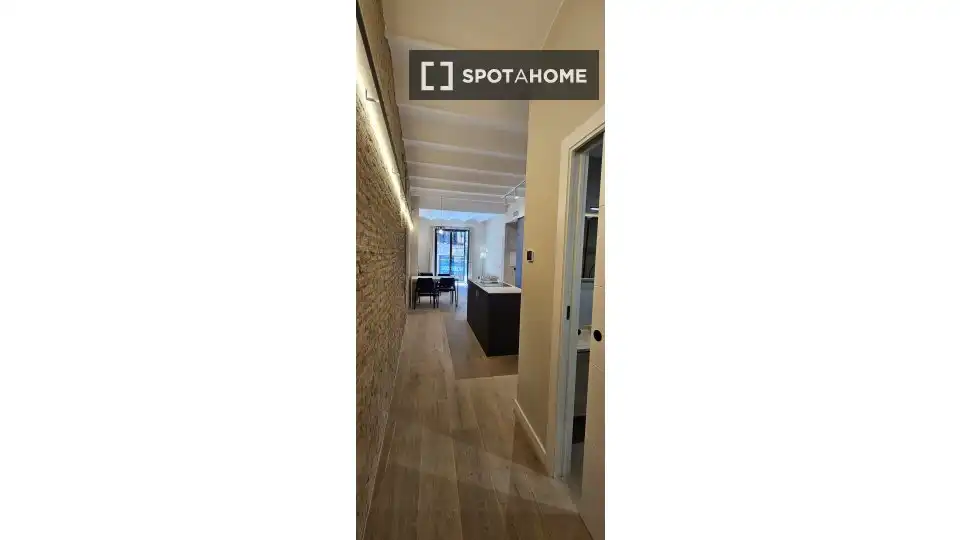 Flat for rent in Barcelona  with Air Conditioner, Heating and Furnished