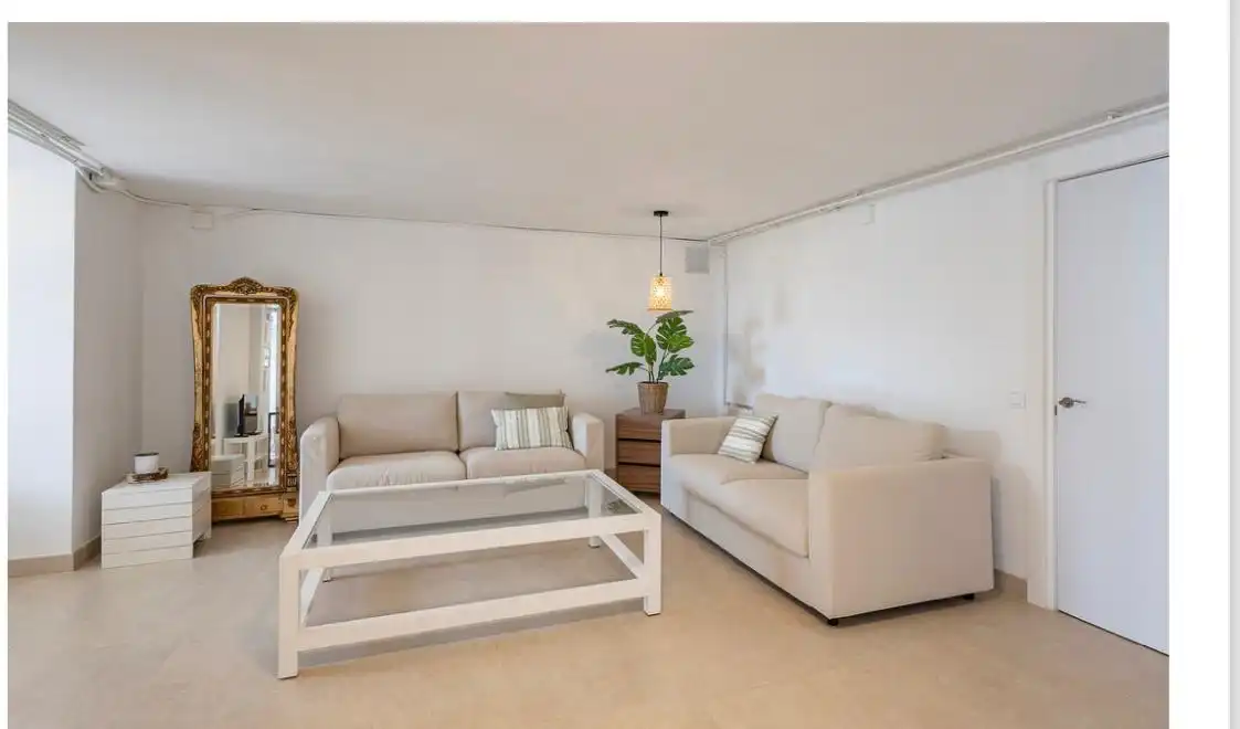 Sala d'estar de Casa o xalet en venda en Gavà amb Aire condicionat, Calefacció i Jardí privat