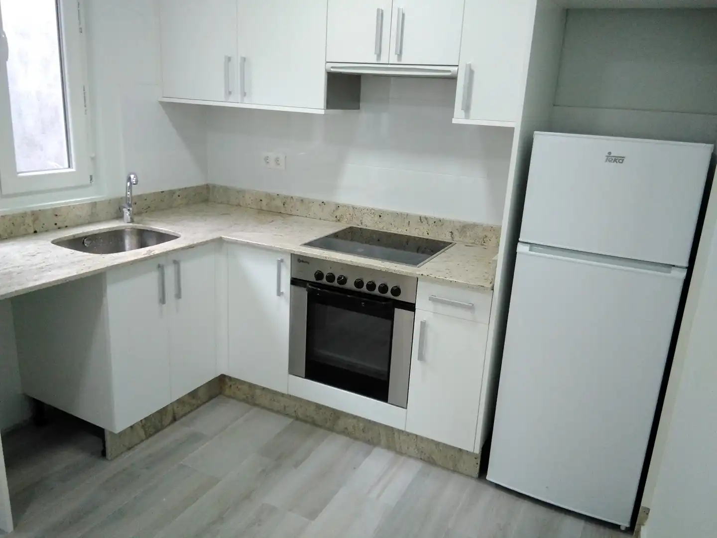 Küche von Wohnung zum Verkauf in Vigo  mit Heizung