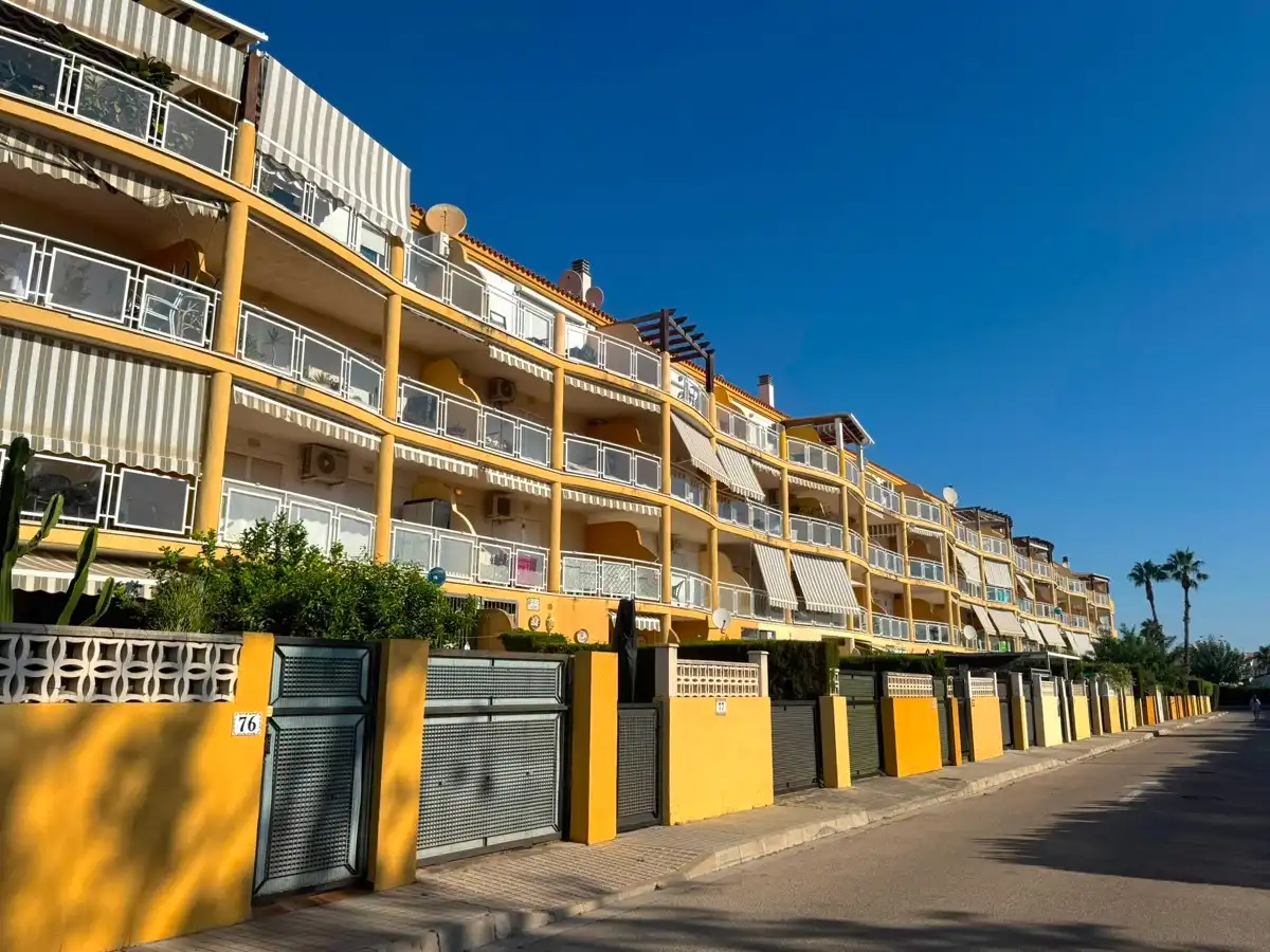 Vista exterior de Apartament en venda en Dénia amb Terrassa, Forn i Alarma