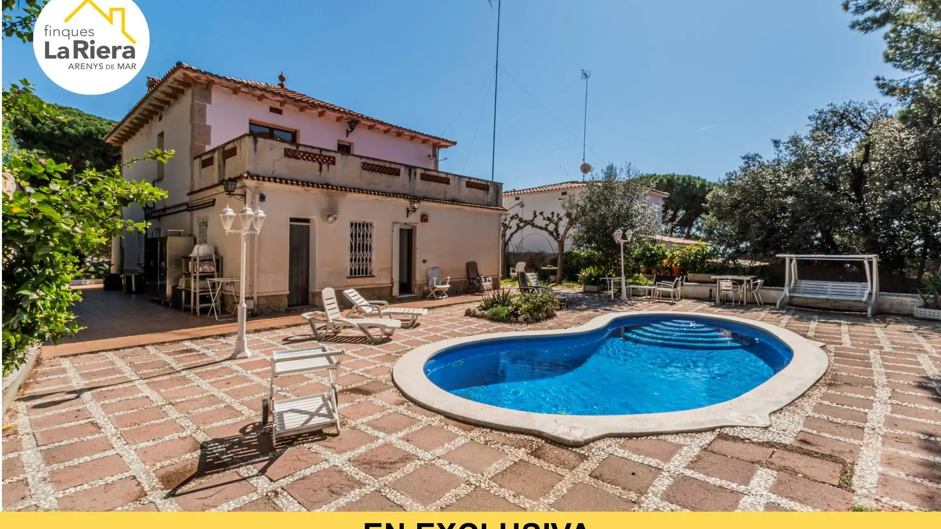 Piscina de Casa o chalet en venta en Arenys de Mar con Jardín privado, Piscina y Alarma