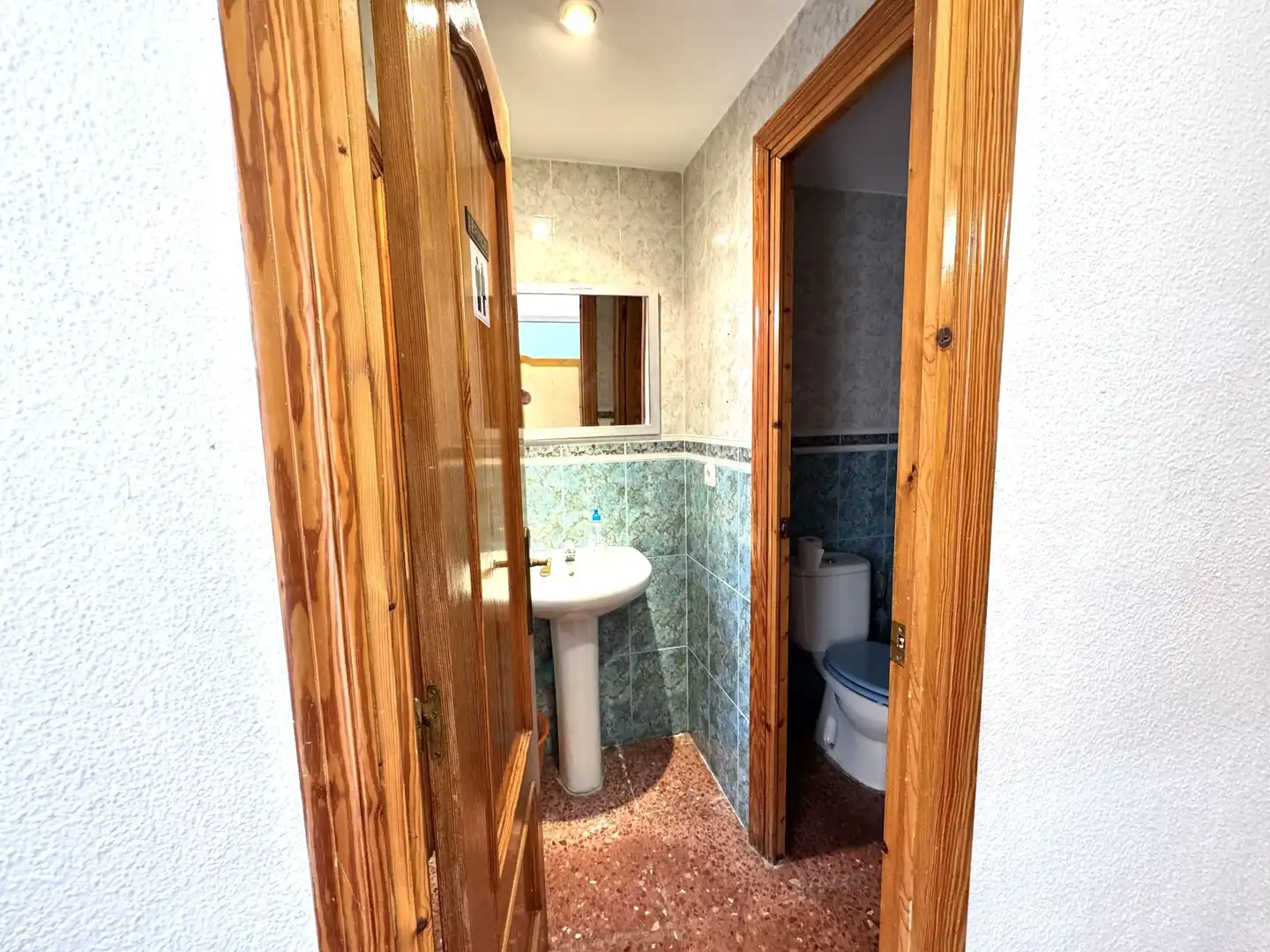 Baño de Local de alquiler en Benidorm con Aire acondicionado