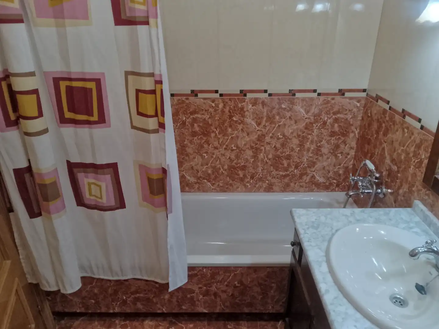 Bany de Casa o xalet de lloguer en Escalona amb Aire condicionat, Jardí privat i Terrassa