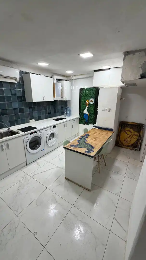 Cuina de Dúplex en venda en Barcelona amb Aire condicionat