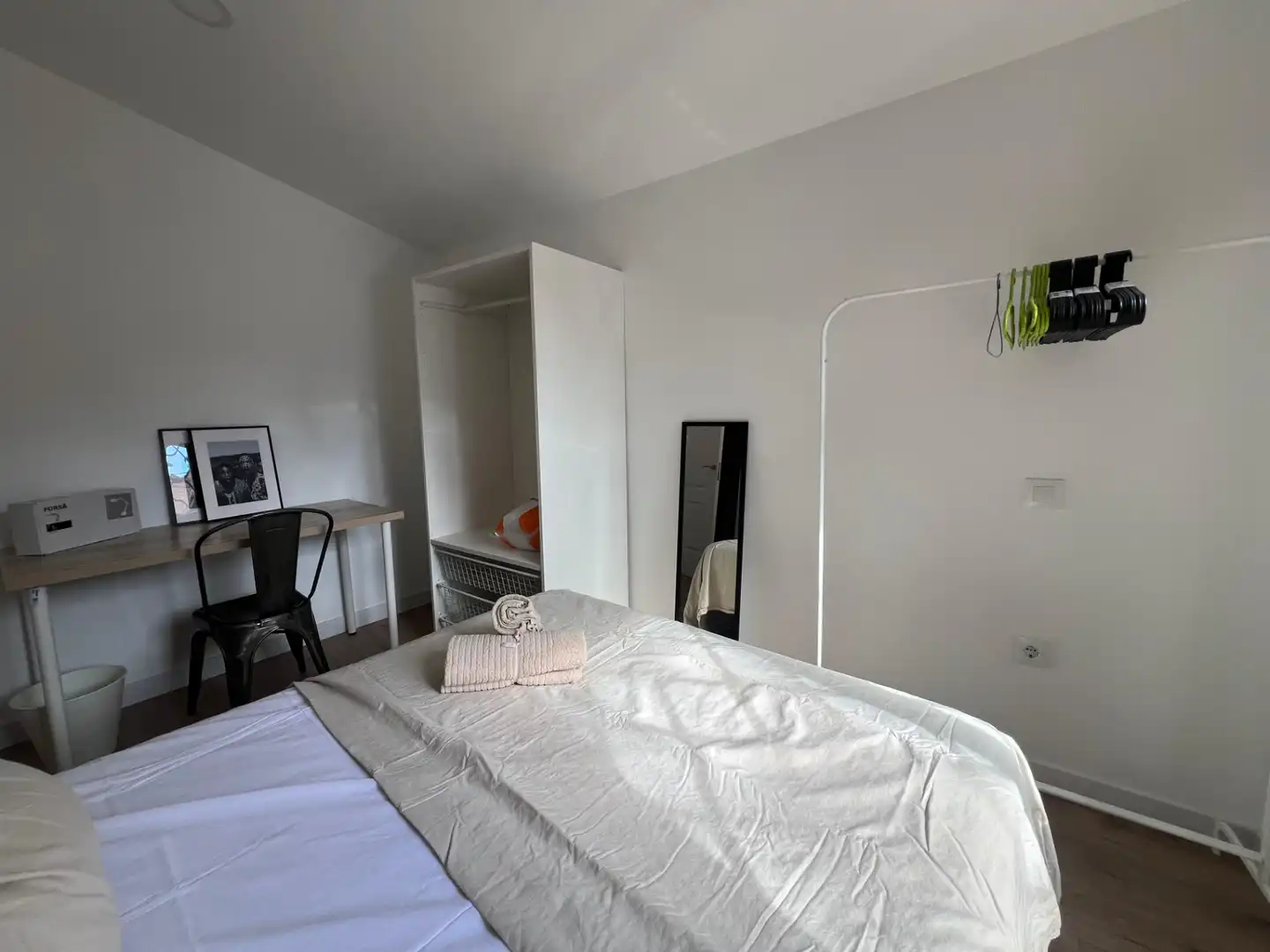 Dormitori de Casa o xalet per a compartir en Madrid amb Aire condicionat, Calefacció i Jardí privat