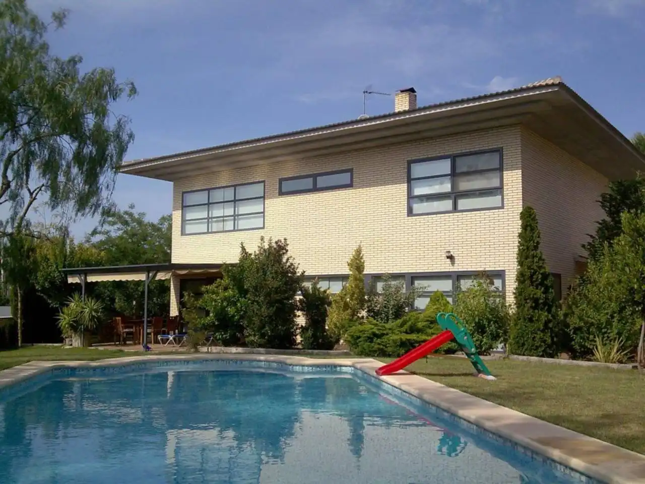 Piscina de Casa o chalet en venta en Petrer con Aire acondicionado, Calefacción y Jardín privado
