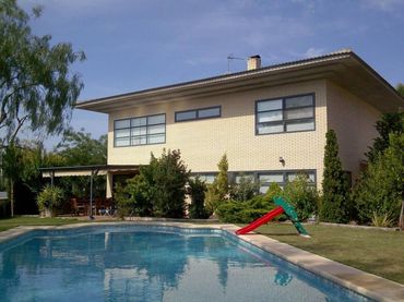 Villa con piscina in vendita a Petrer