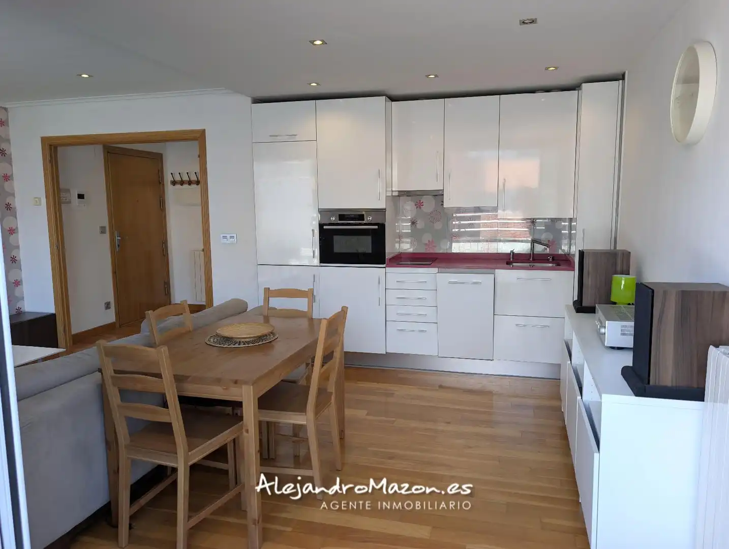 Cocina de Ático en venta en Castro-Urdiales con Calefacción, Parquet y Terraza