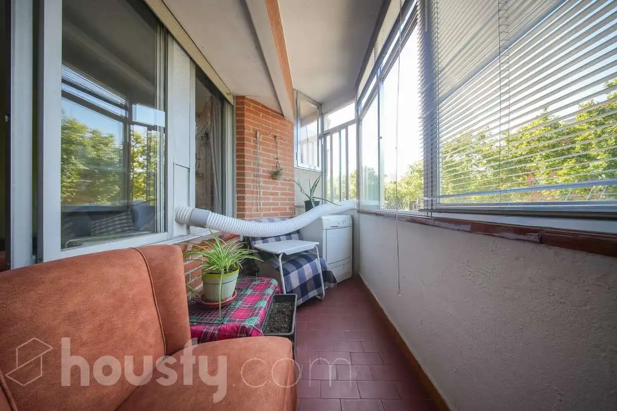 Terrassa de Pis en venda en Madrid amb Calefacció, Terrassa i Moblat