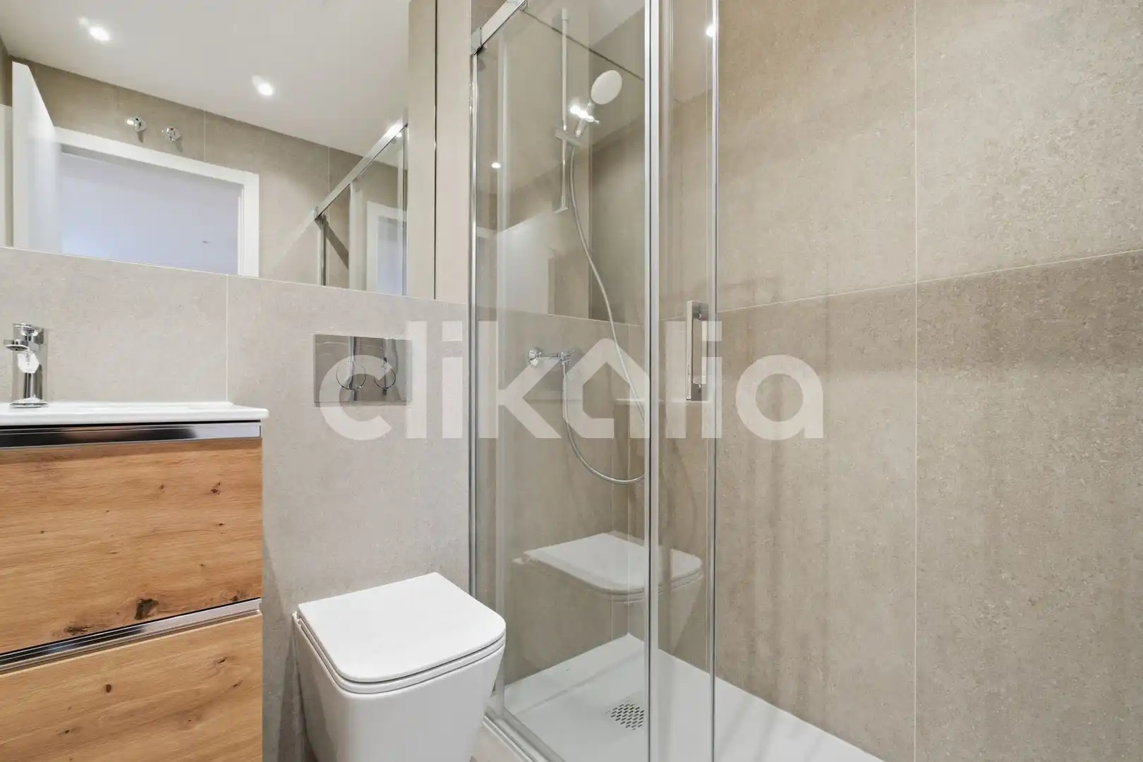 Baño de Piso en venta en Madrid con Aire acondicionado, Calefacción y Terraza