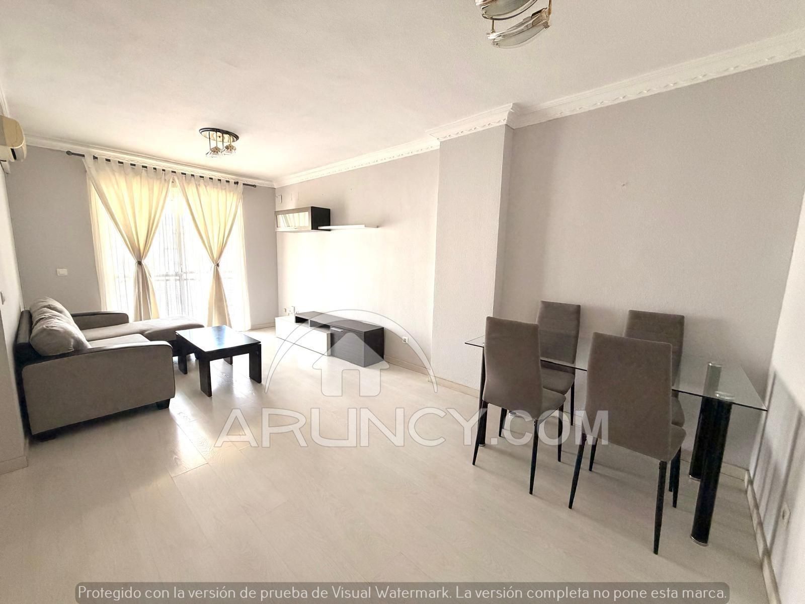 Sala d'estar de Pis en venda en Alcalá de Guadaira amb Aire condicionat, Terrassa i Traster