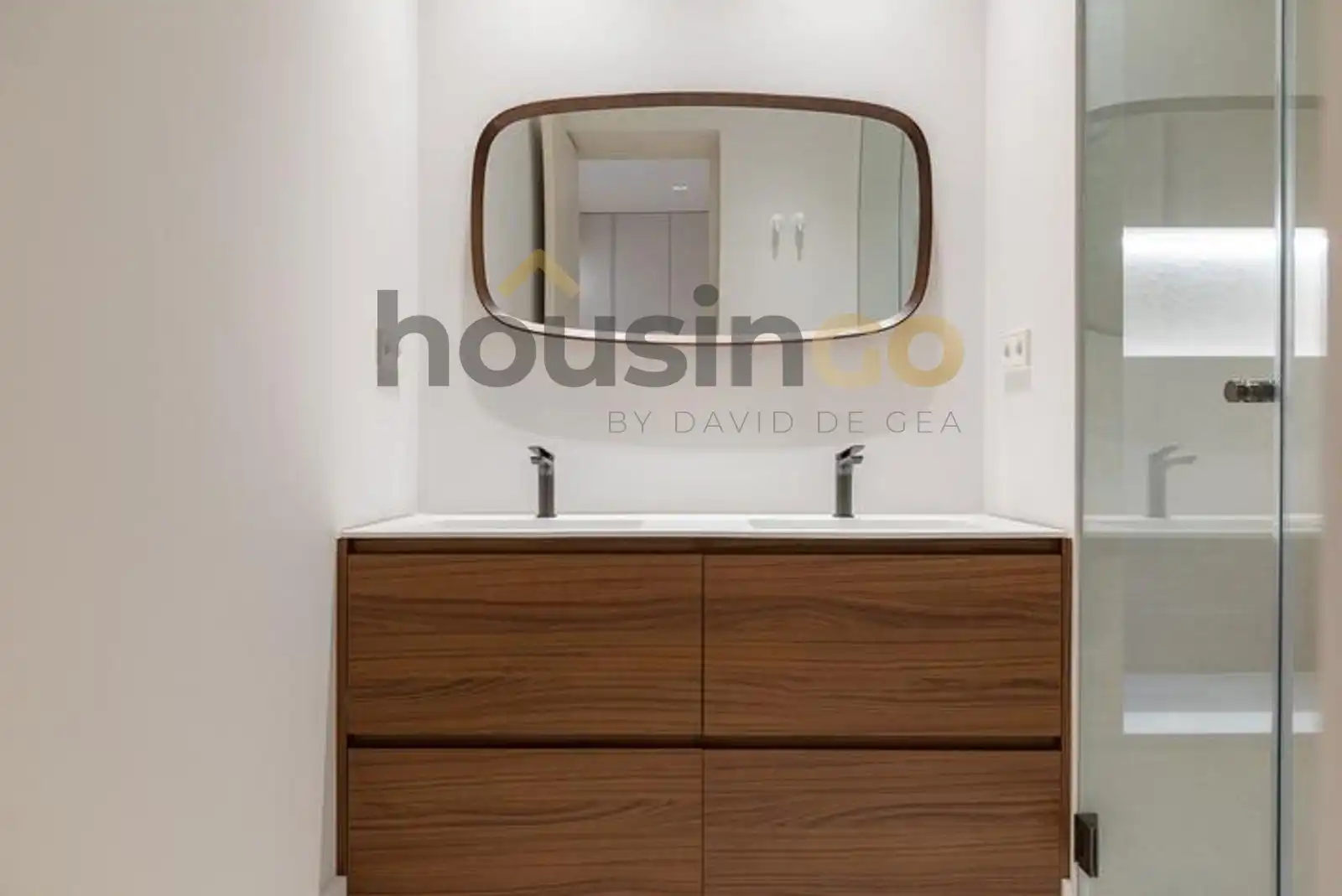 Badezimmer von Wohnung zum Verkauf in Madrid mit Klimaanlage, Heizung und Terrasse