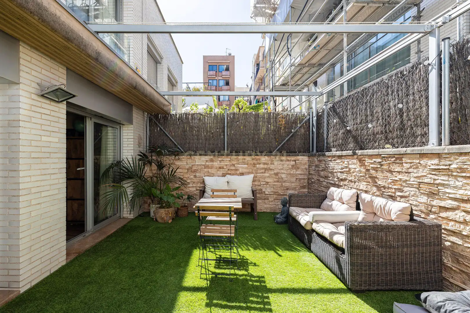 Terrace of Houses for sale in Sant Martí
