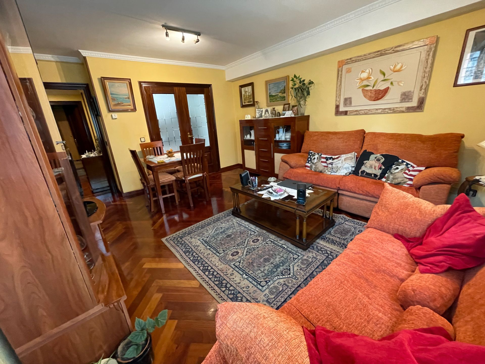 Sala d'estar de Planta baixa en venda en Llanes amb Calefacció