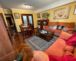 Sala d'estar de Planta baixa en venda en Llanes amb Calefacció