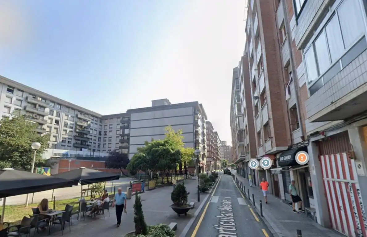 Außenansicht von Wohnung zum Verkauf in Bilbao  mit Heizung und Terrasse
