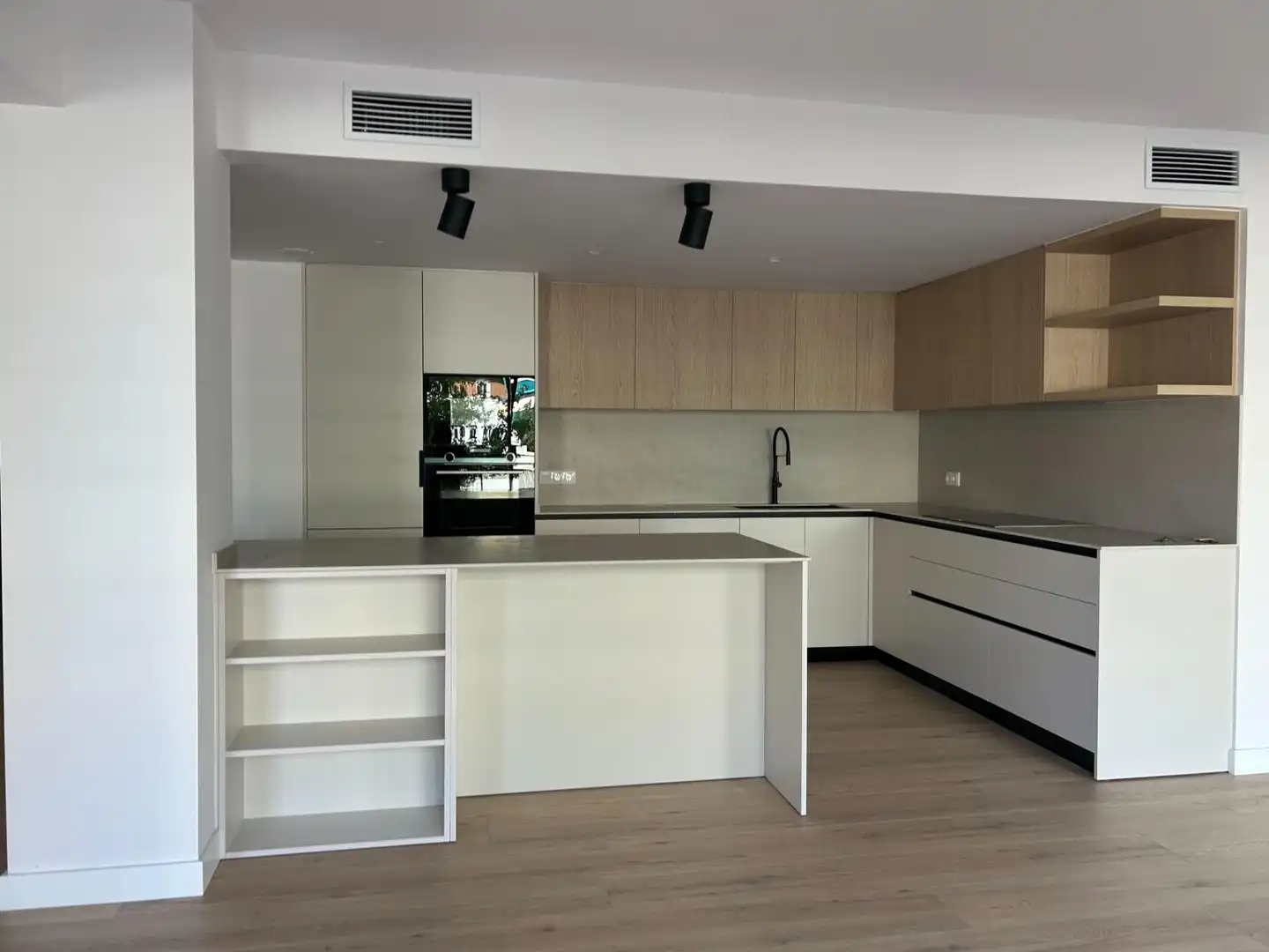 Apartamento en venta en Rambla JOSEP TARRADELLAS, 5, Centre