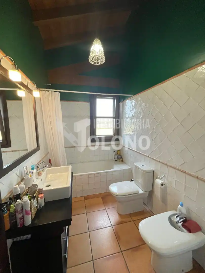 Baño de Casa o chalet en venta en Cuzcurrita de Río Tirón con Calefacción, Jardín privado y Parquet