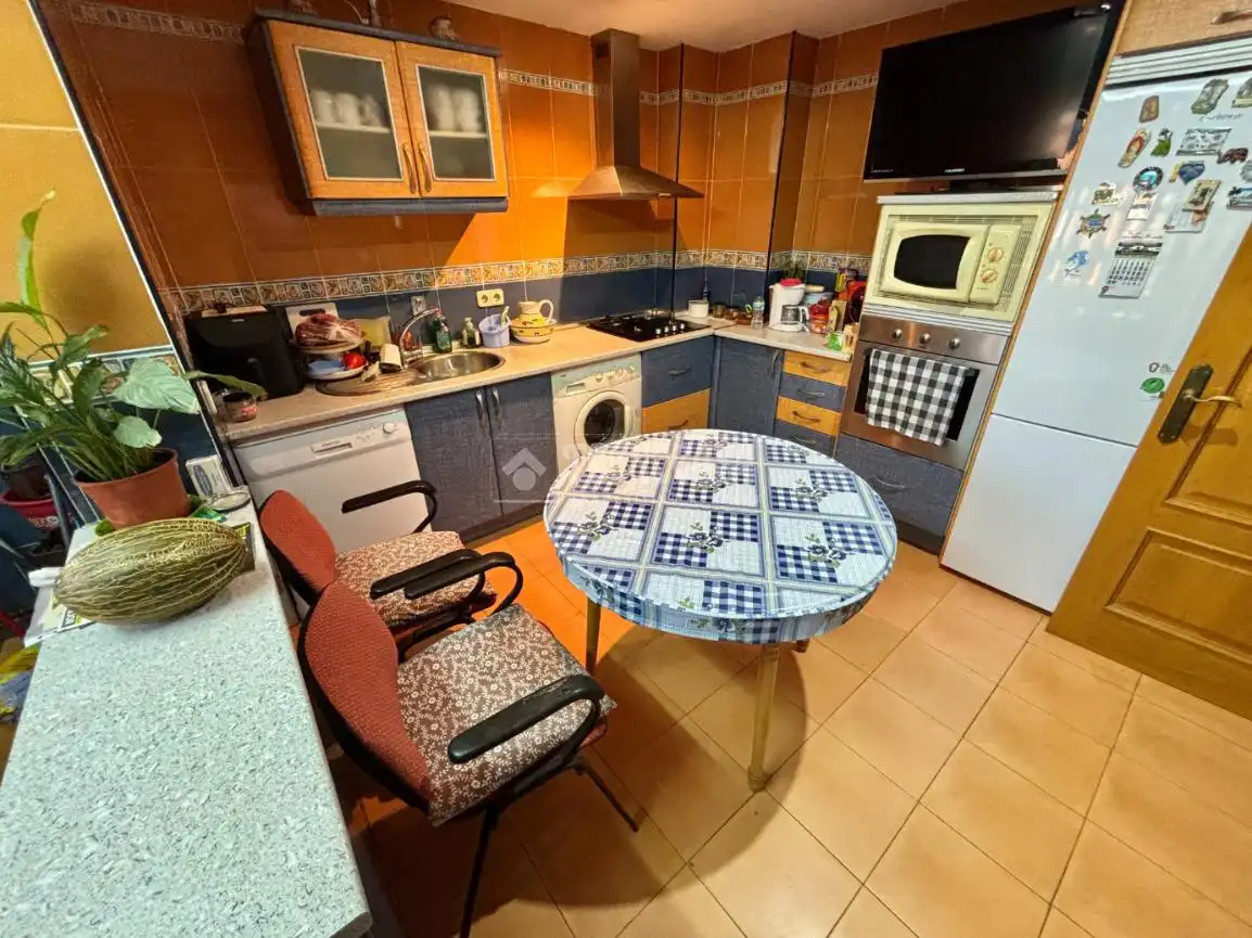 Küche von Wohnung zum Verkauf in Meco mit Heizung und Terrasse