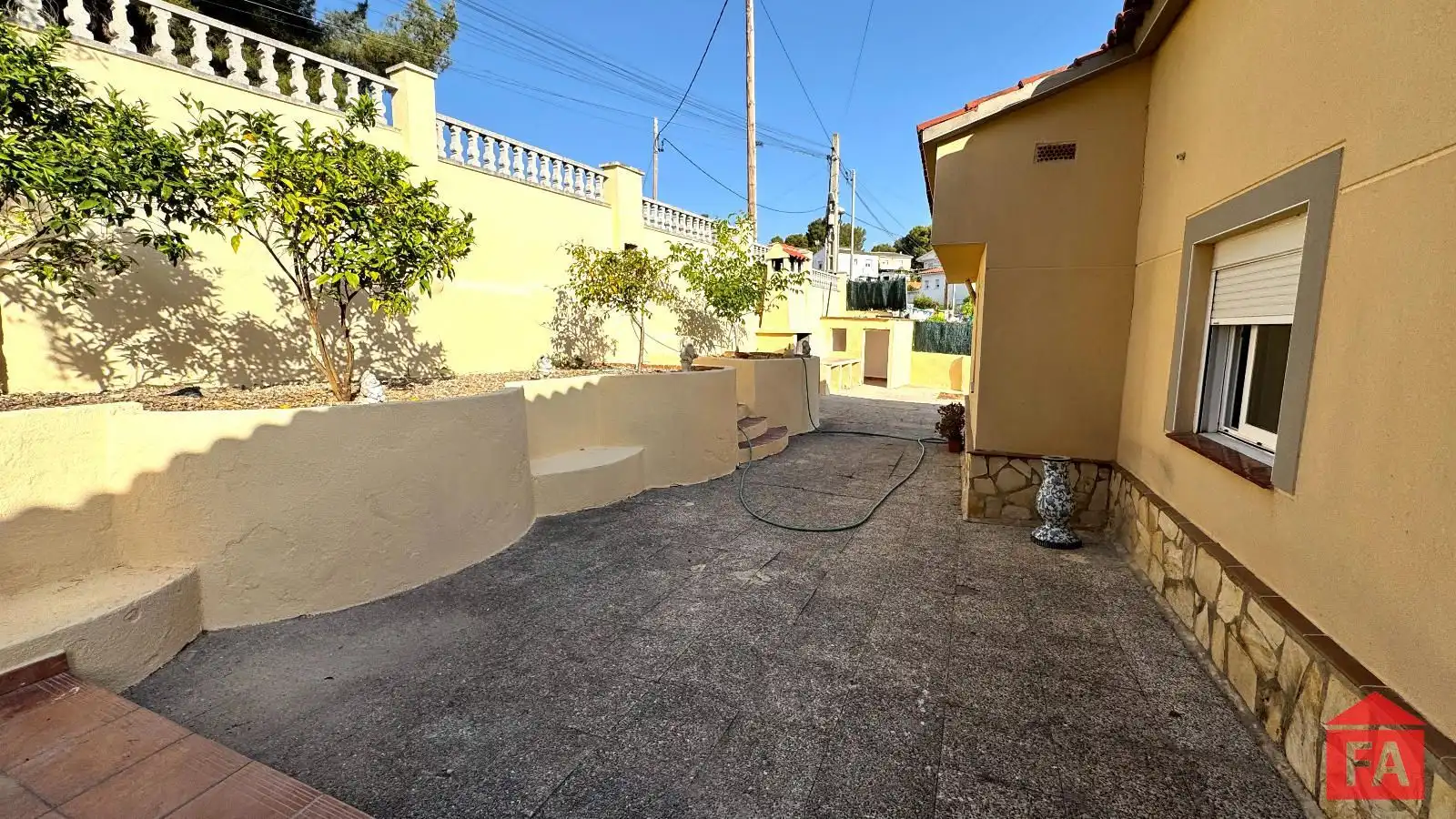 Vista exterior de Casa o xalet en venda en Bellvei amb Traster i Alarma