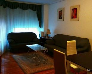 Living room of Flat to rent in Salamanca Capital  with Heating, Parquet flooring and Furnished