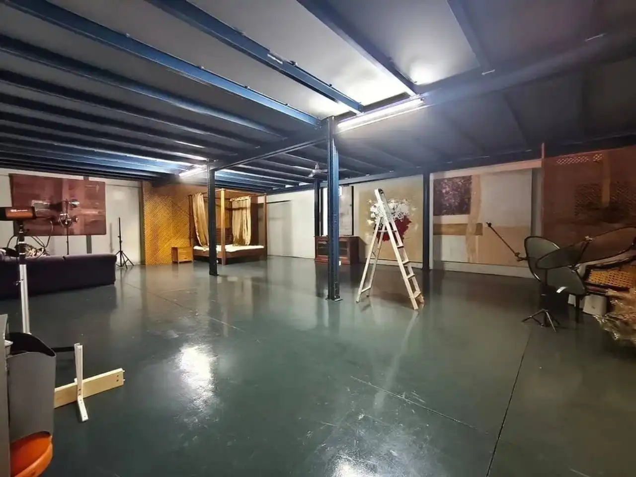 Fabrikhallen zum Verkauf in Miramar