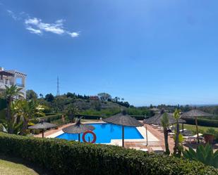 Jardí de Planta baixa en venda en Benahavís amb Terrassa, Piscina i Piscina comunitària