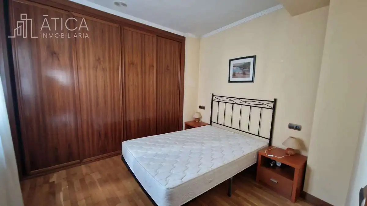 Dormitori de Apartament en venda en Salamanca amb Calefacció i Moblat