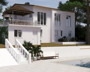 Vista exterior de Casa o xalet en venda en Navas del Rey amb Terrassa i Piscina