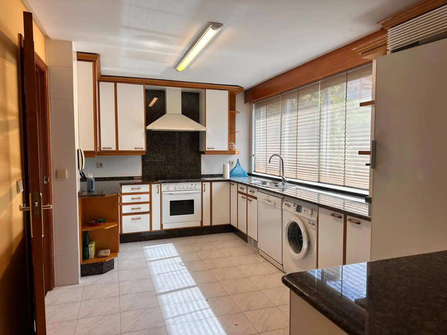 Kitchen of Detached homes for sale in Brión  with Heating, Private garden and Parquet flooring