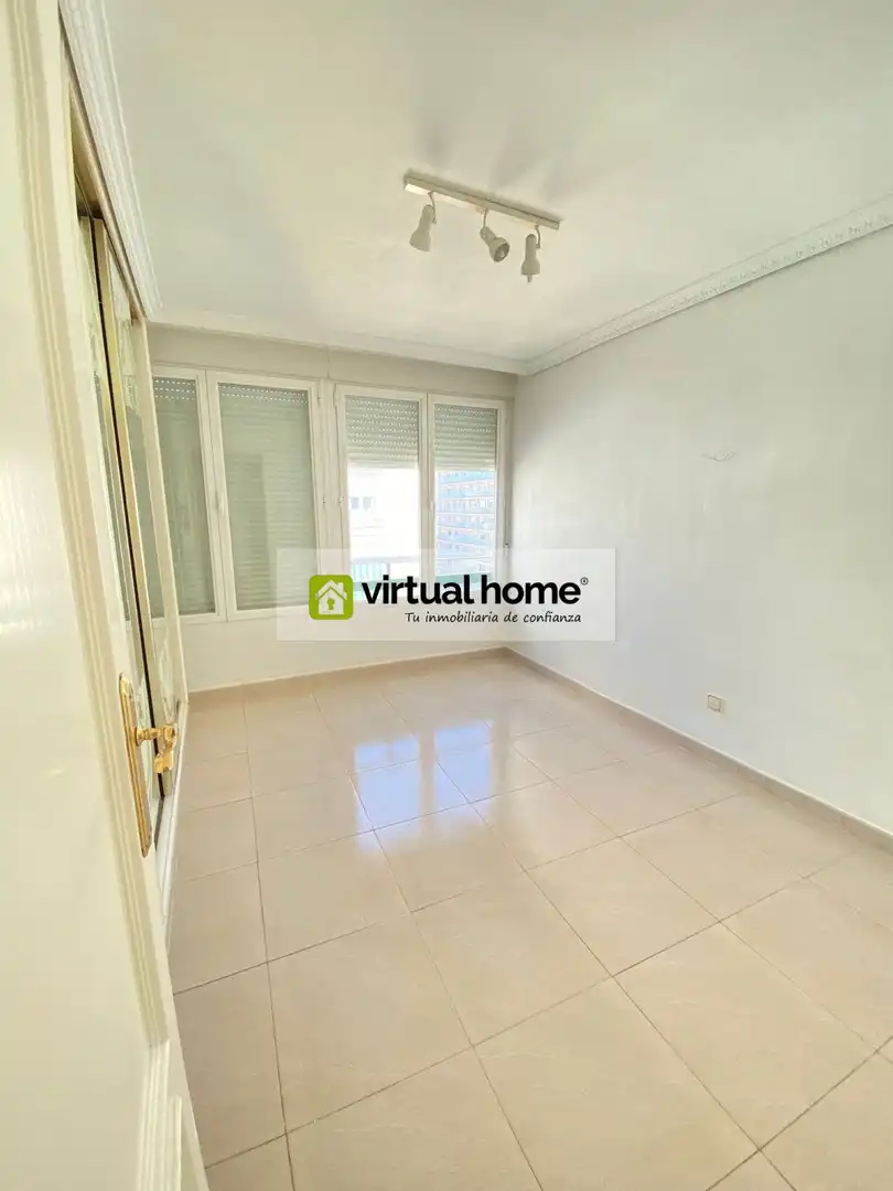 Bedroom of Flat for sale in Benidorm  with Air Conditioner, Heating and Private garden