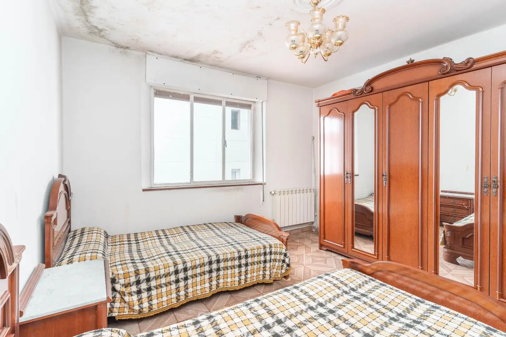 Habitación de Piso en venta en Oviedo  con Calefacción y Amueblado