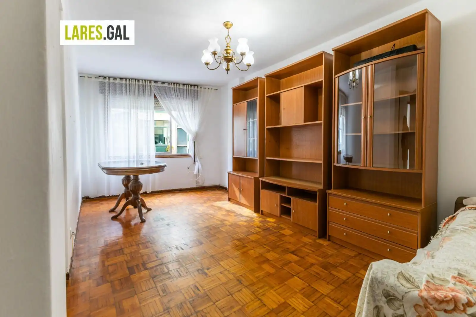 Sala d'estar de Pis en venda en Cangas  amb Terrassa i Traster