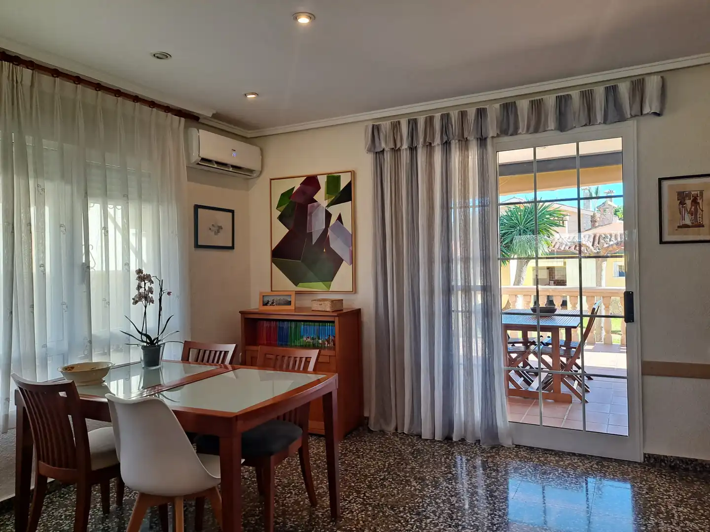 Menjador de Casa o xalet en venda en L'Eliana amb Aire condicionat, Calefacció i Jardí privat