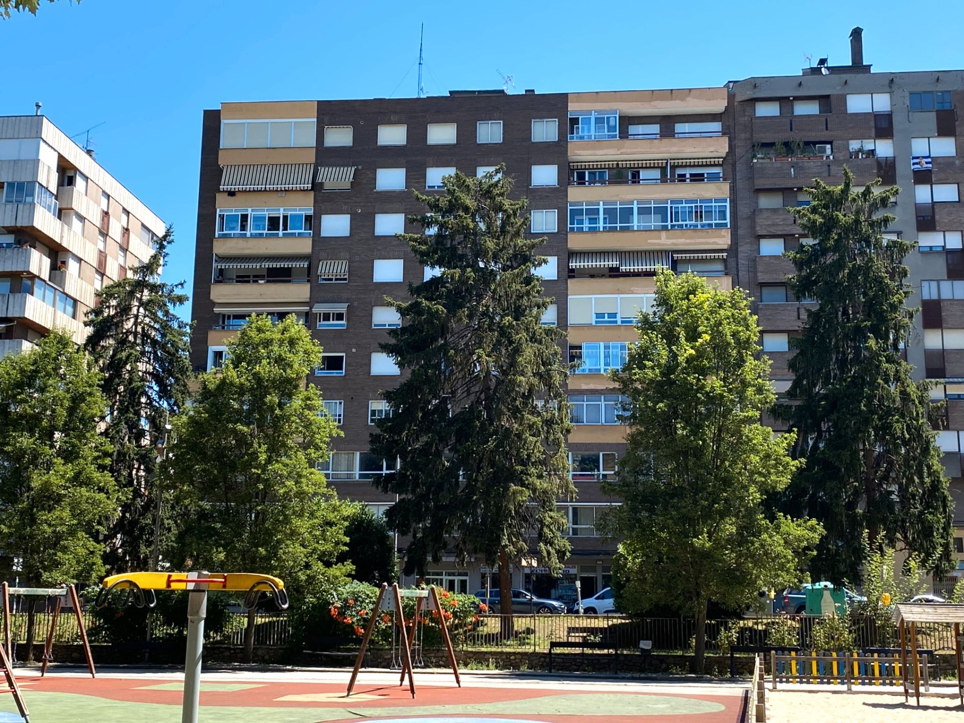 Vista exterior de Pis en venda en Ponferrada amb Calefacció