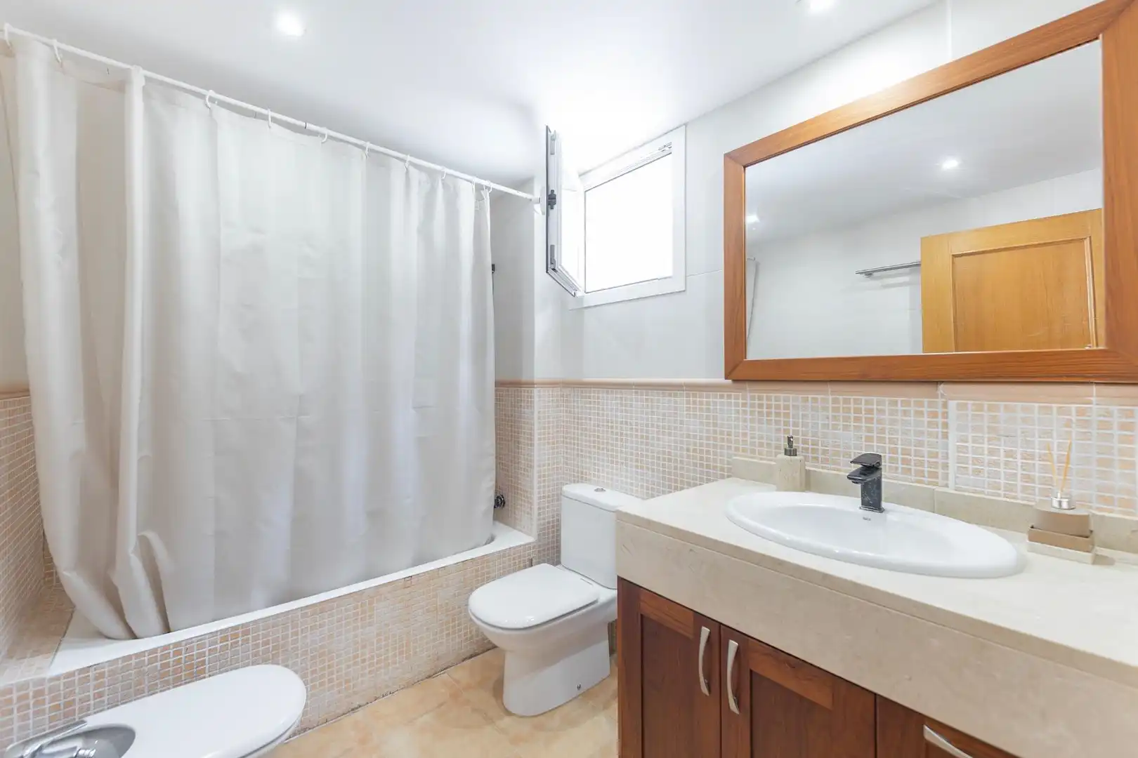 Bathroom of Flat for sale in Llucmajor  with Air Conditioner, Heating and Private garden