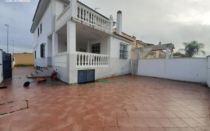 Exterior view of Single-family semi-detached for sale in Montequinto  with Air Conditioner, Private garden and Parquet flooring