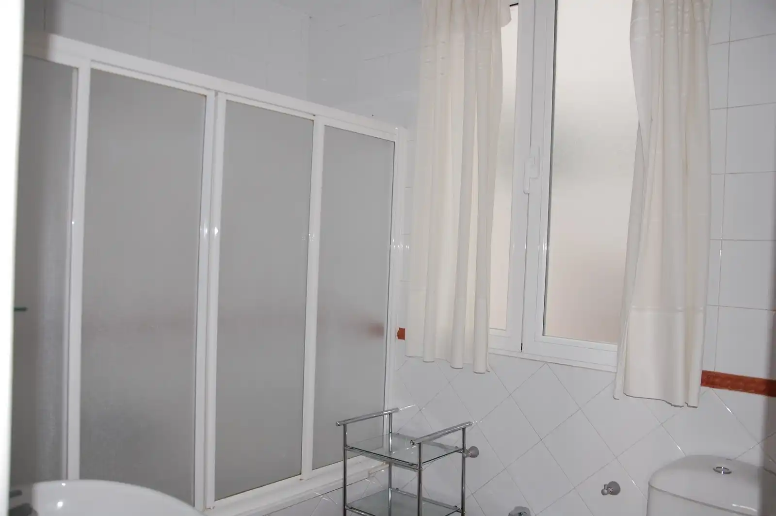 Bathroom of Flat for rent in Granada  with Heating, Terrace and Furnished