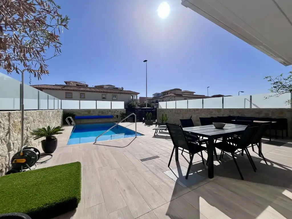 House with pool for sale in Calle Corbeta-Punta Prima, imagen 31